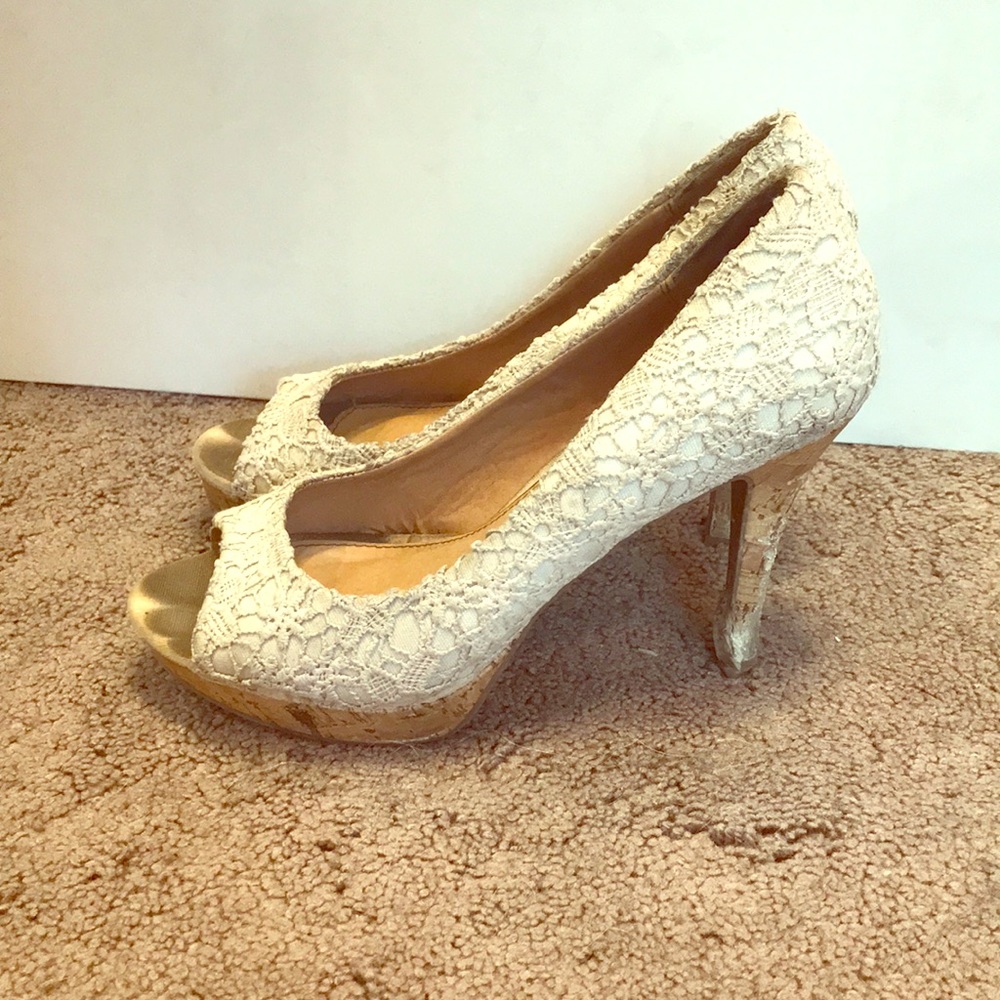 Report 4” white floral heels